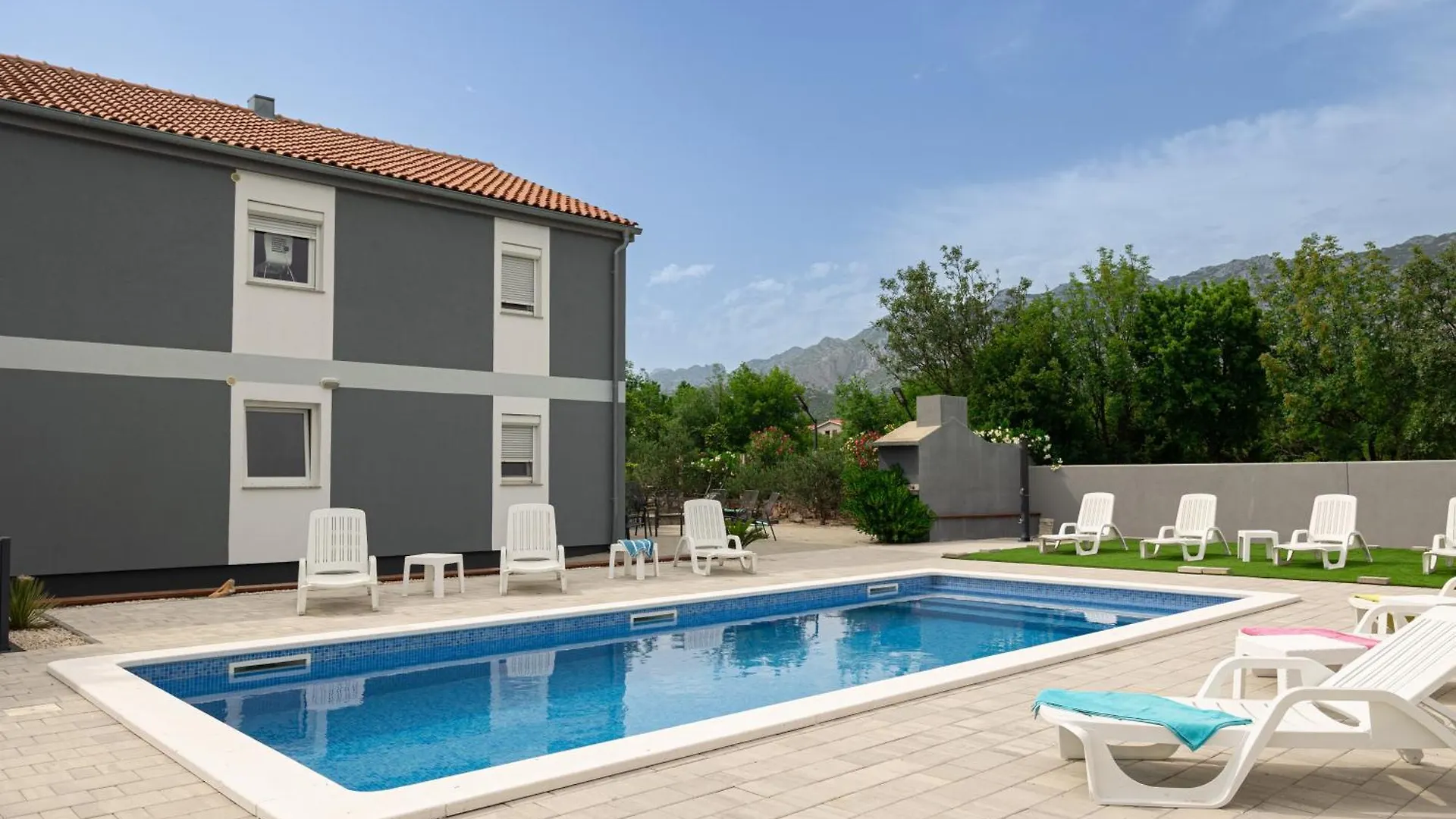 Apartments Zanic With Private Swimming Pool And Sea View Starigrad Paklenica