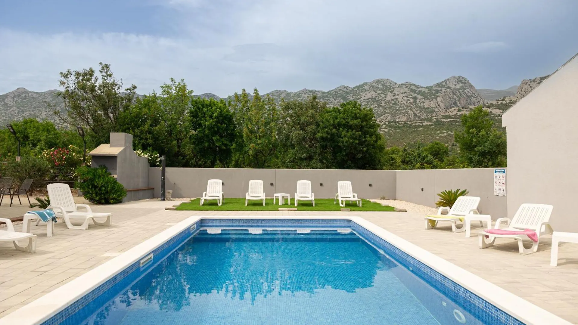 Apartments Zanic With Private Swimming Pool And Sea View Starigrad Paklenica